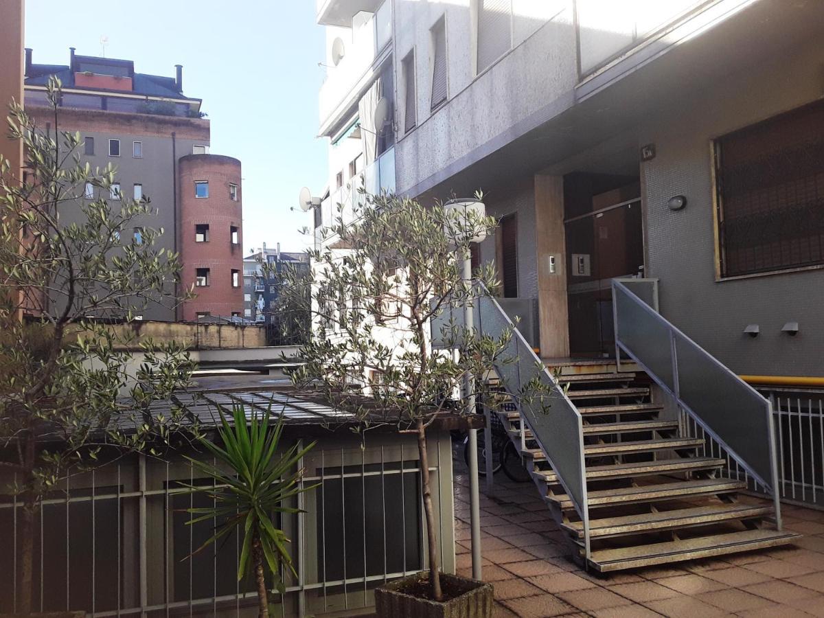 Appartamento Camera A Milano Zona Nolo Cimiano Esterno foto